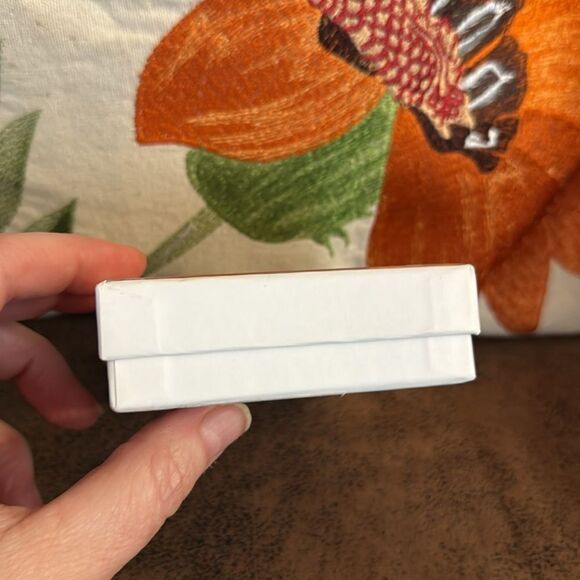 MICHAL KORS CLOVER BAG CHARM KEYCHAIN PURSE FOB LEATHER WHITE BLUE GOLD NWT BOX - Picture 12 of 12